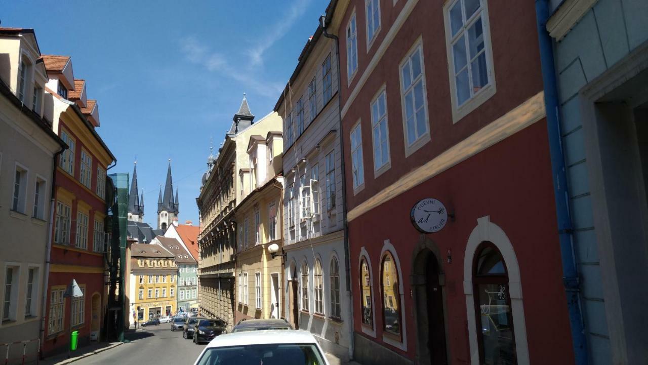 Skromný apartmán v centru Chebu Esterno foto