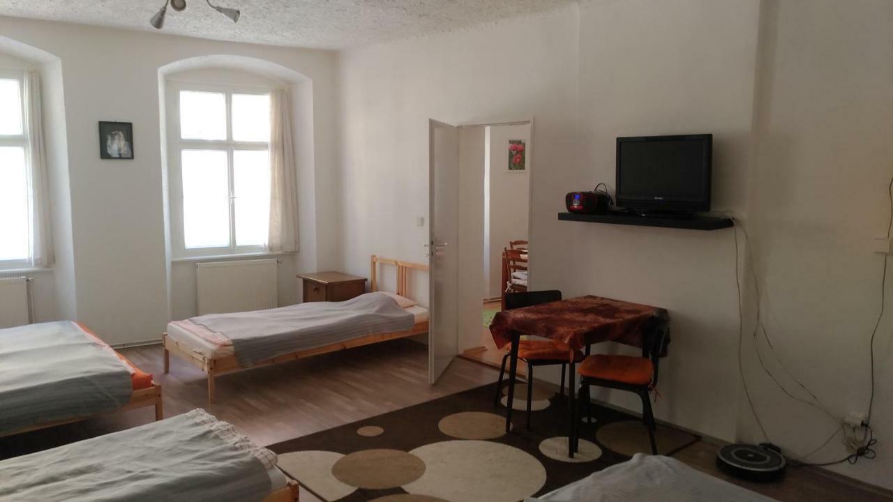 Skromný apartmán v centru Chebu Esterno foto