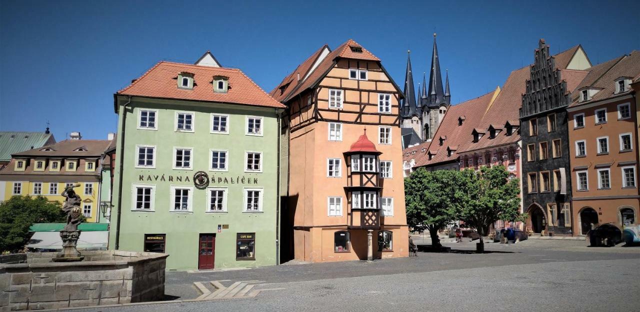 Skromný apartmán v centru Chebu Esterno foto
